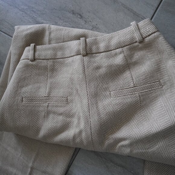 Banana Republic Tailored Pleated Pants – Cream / Beige – Size 2 - Picture 2 of 4